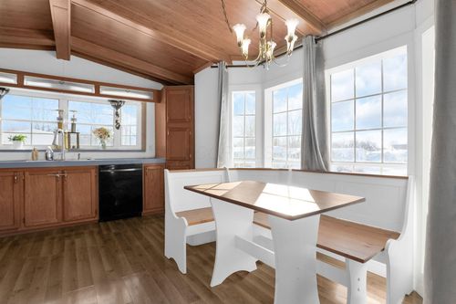 4150 Martinsburg Dr, Columbus, OH, 43207-4075 | Card Image