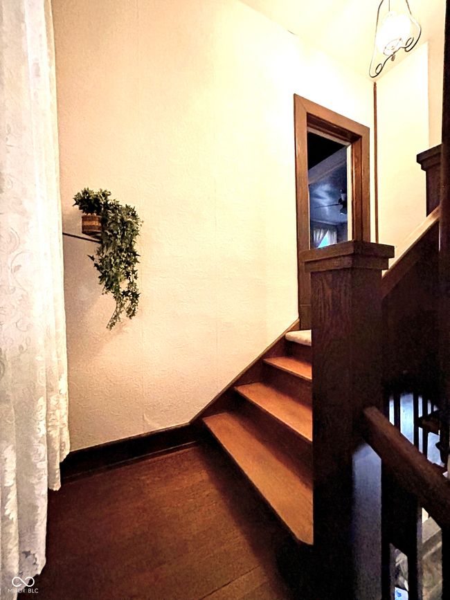 upstairs landing | Image 22