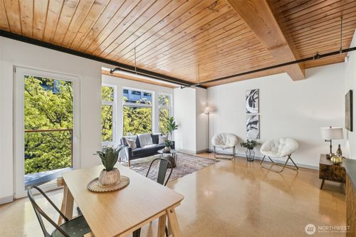 apt-201-401 9th Ave N, Seattle, WA, 98109-4723 | Card Image