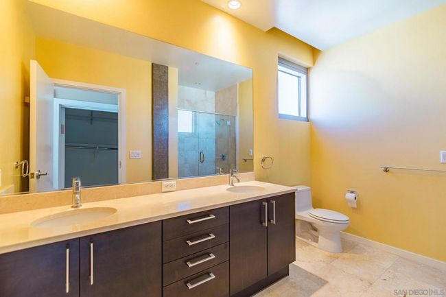 2301 - 800 The Mark Ln, House other with 2 bedrooms, 2 bathrooms and 2 parking in San Diego CA | Image 12