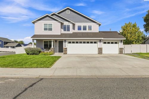 1520 W 40th Pl, Kennewick, WA, 99337-3959 | Card Image