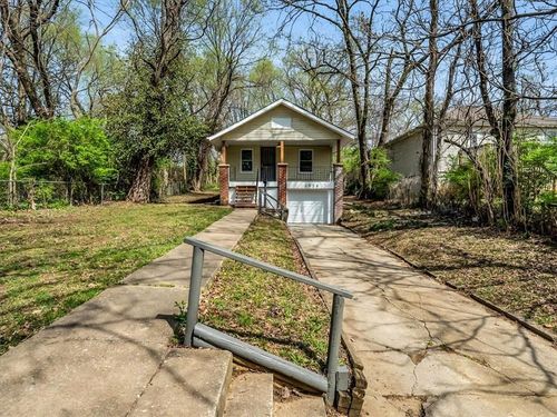 3928 E 58th St, Kansas City, MO, 64130-4315 | Card Image
