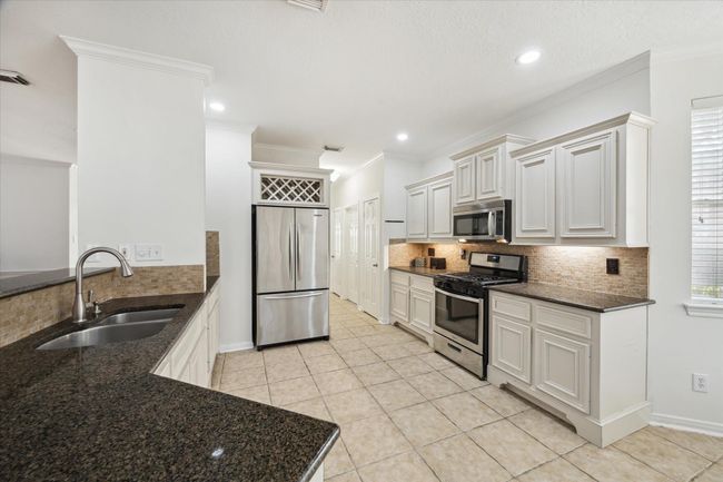 1811 Oakbrook Cir, House other with 4 bedrooms, 3 bathrooms and 2 parking in Pearland TX | Image 13