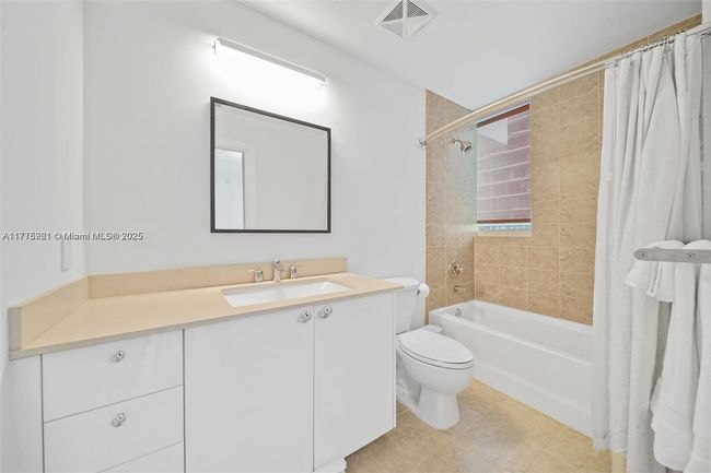 APT-2600 - 60 Sw 13 Th St, Condo with 3 bedrooms, 4 bathrooms and null parking in Miami FL | Image 16