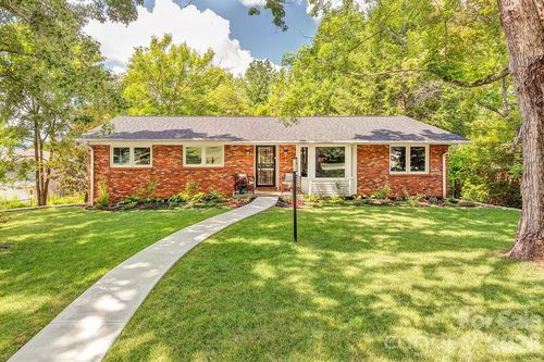47 Deerwood Dr, Asheville, NC, 28805-1557 | Card Image