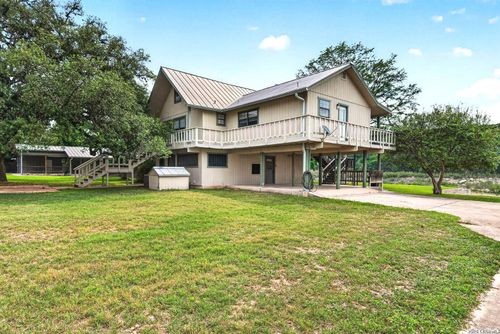 199 Lakeshore Dr S, Bandera, TX, 78003-4150 | Card Image