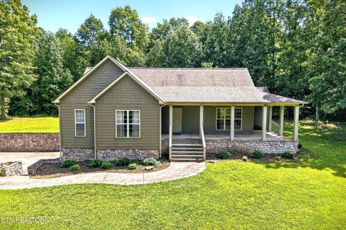 813 Mayland Rd, Crossville, TN, 38571-7212 | Card Image