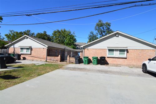 2-10002 Neuens Rd, Houston, TX, 77080-6361 | Card Image