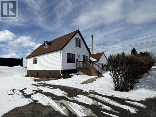 369 N Cumberland St, Thunder Bay, ON, P7A4P4 | Card Image