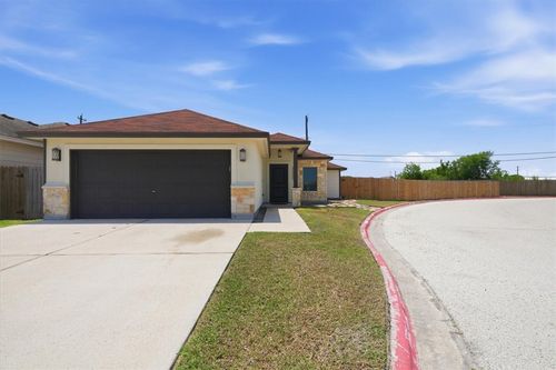 7201 Lake Tranquility Dr, Corpus Christi, TX, 78414-1101 | Card Image