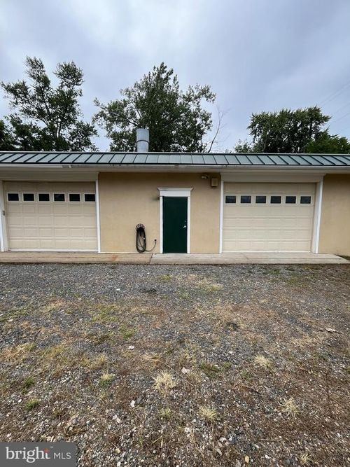 77 Fallsington Ave, BRISTOL, PA, 19007-6005 | Card Image