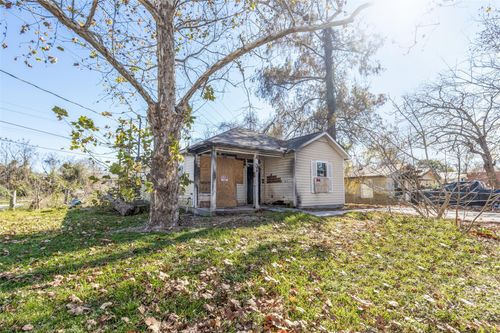 301 Albert St, La Marque, TX, 77568-4053 | Card Image