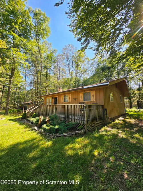 55 Lyman Ln, Clifton Township, PA, 18424-8993 | Card Image