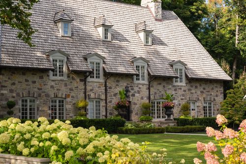 108 Sandringham Dr, North York, ON, M3H1C9 | Card Image