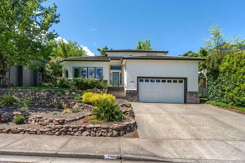 2961 Amblegreen Dr, Medford, OR, 97504-5723 | Card Image