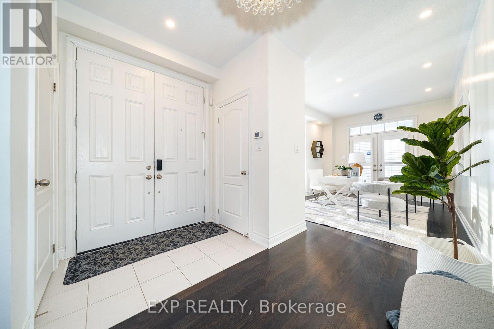 Residential in East Gwillimbury (Holland Landing) 5