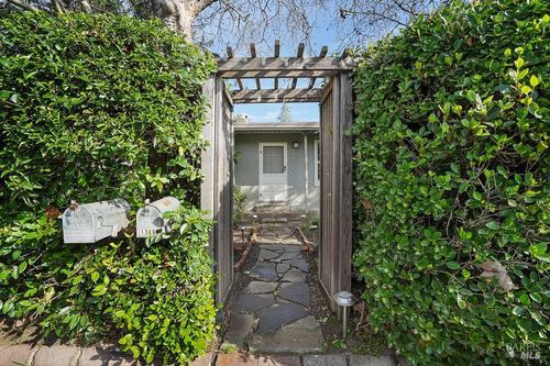 1390 Garden Ave, Saint Helena, CA, 94574-1508 | Card Image