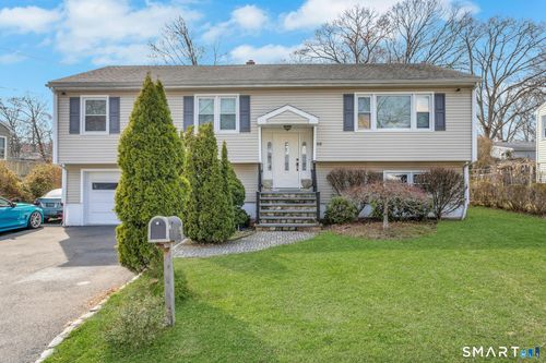 25 Quinsey Dr, Bridgeport, CT, 06606-1619 | Card Image