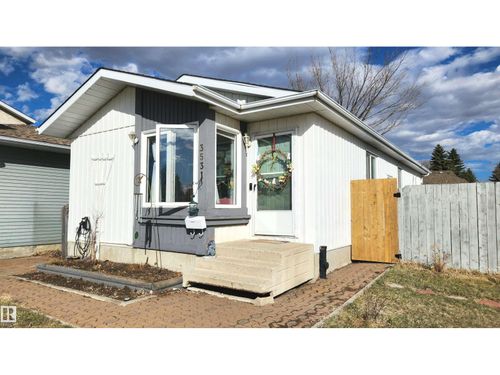 3531 46 St Nw, Edmonton, AB, T6L5C6 | Card Image