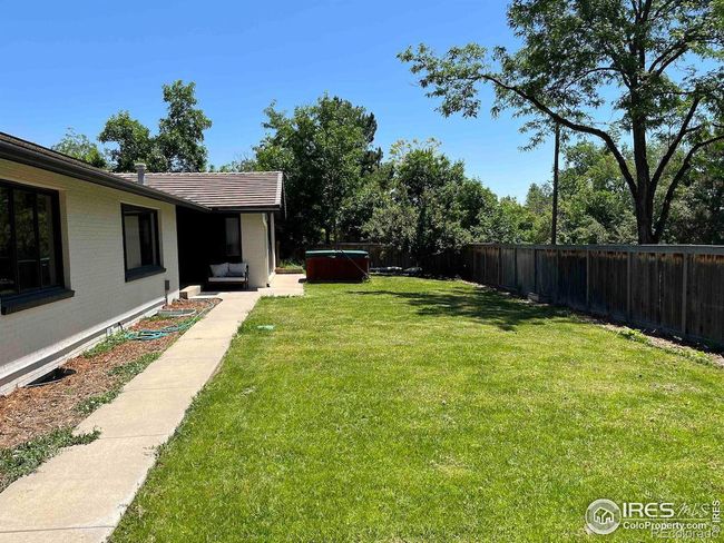 Fenced front yard | Image 13