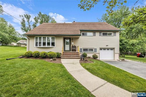23 Ridge Ct, Cedar Grove, NJ, 07009-1622 | Card Image