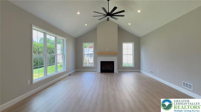 9858 Old 22, House other with 4 bedrooms, 4 bathrooms and null parking in Breinigsville PA | Image 34