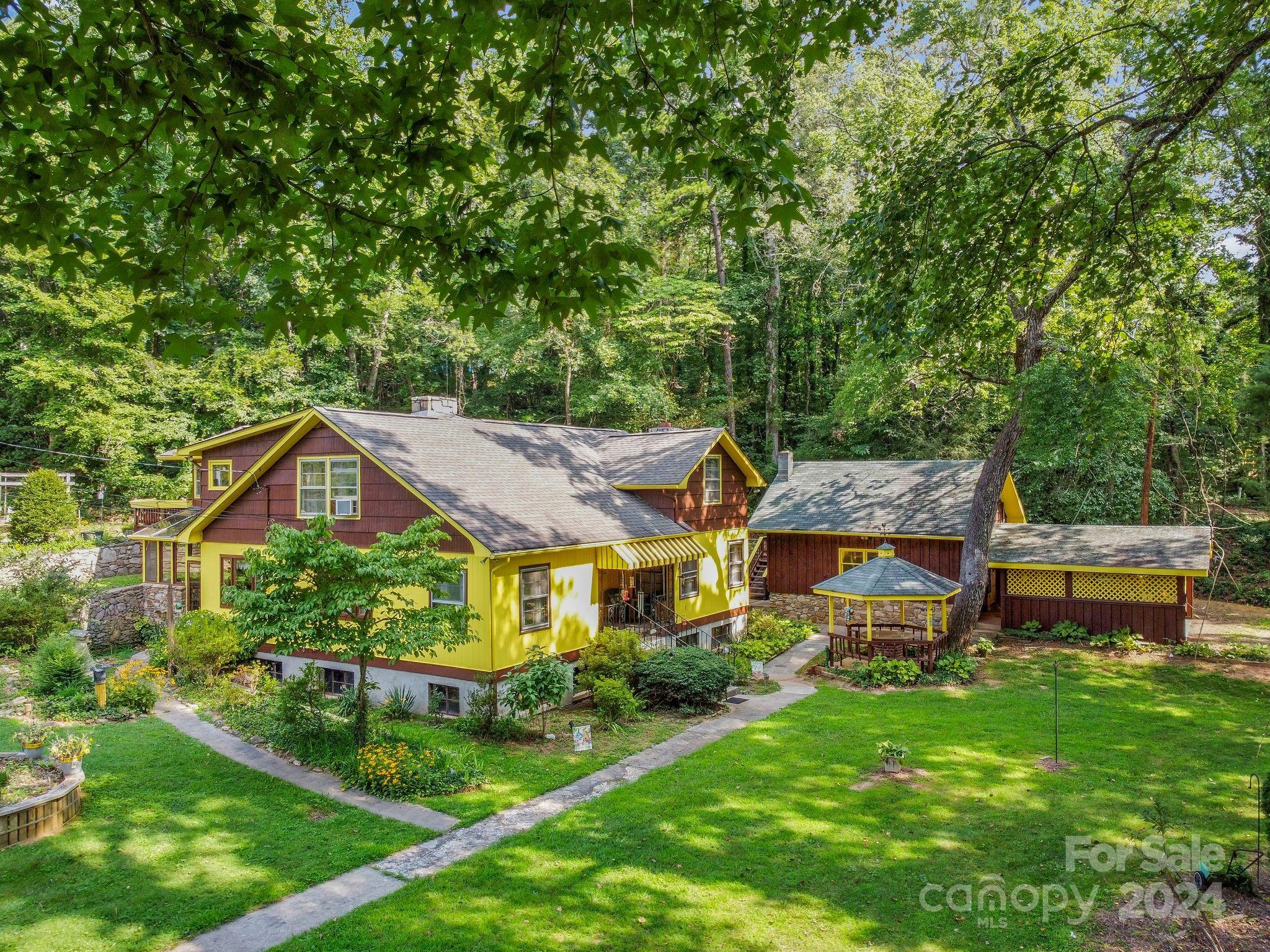 Governors View Rd, Asheville, NC 28805
