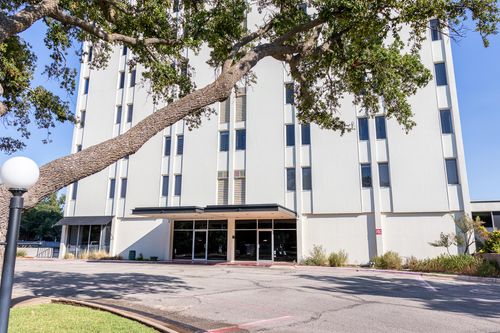 ste-3-w-5382-800 W Avenue D, San Angelo, TX, 76903-6759 | Card Image