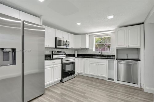 2701 Nw 18th Ter, Oakland Park, FL, 33311-2101 | Card Image