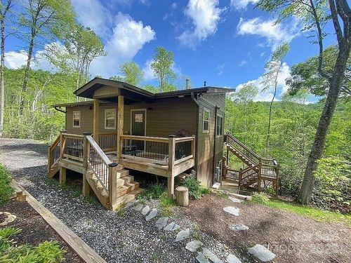 56 Talking Leaves Ln, Bakersville, NC, 28705-0840 | Card Image