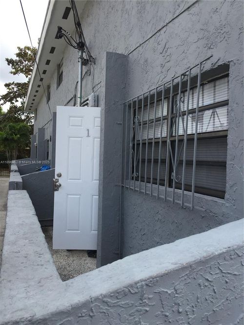 apt-2-1542 Nw 35th St, Miami, FL, 33142-1803 | Card Image