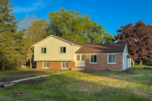 59 Chestnut Cir, Lindenhurst, IL, 60046-8828 | Card Image