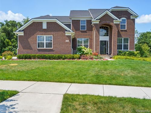 4132 Walcott Dr, Lake Orion, MI, 48359-1380 | Card Image
