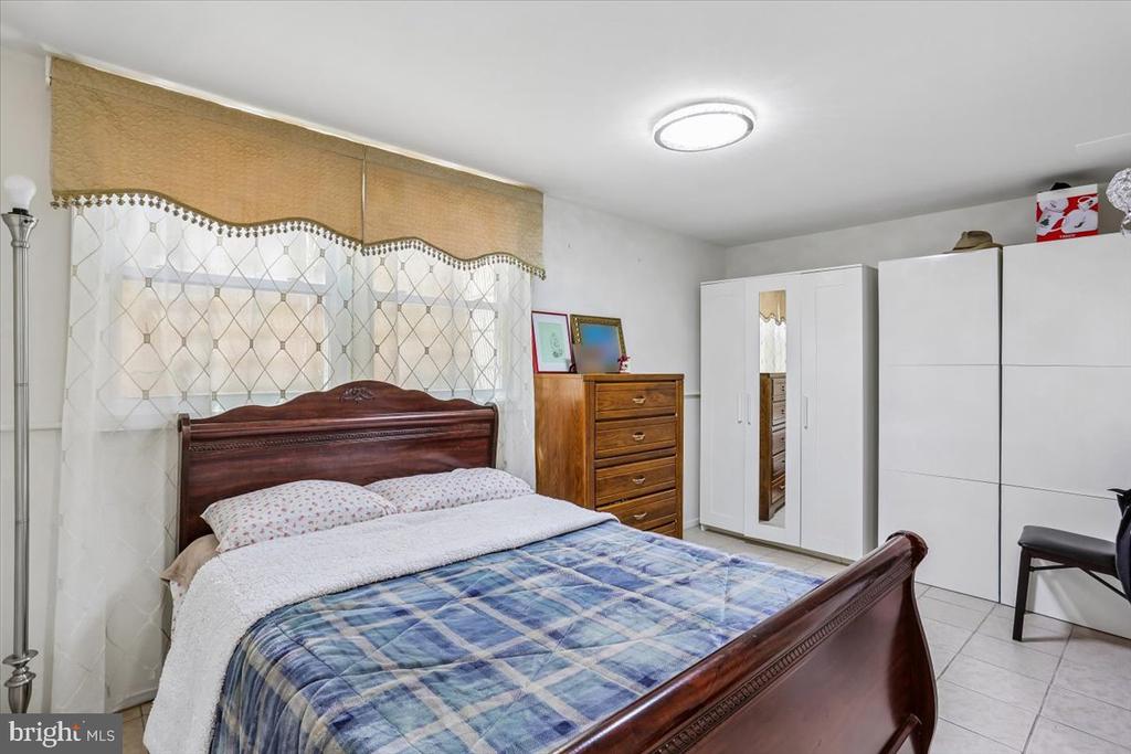 Residential in ROCKVILLE 3