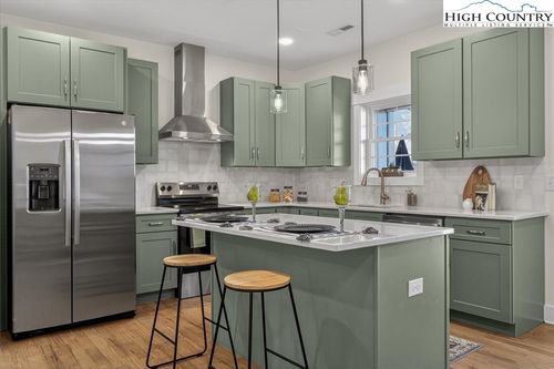 587 Memorial Park Dr, Sparta, NC, 28675-9729 | Card Image