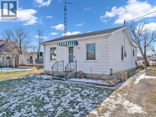 {{alt}} | Card Image