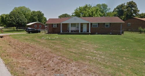 298 Melinda Dr, Clarksville, TN, 37042-4214 | Card Image