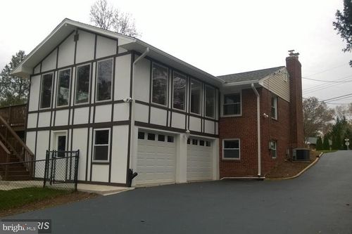 1318 Mayflower Dr, MCLEAN, VA, 22101-3402 | Card Image