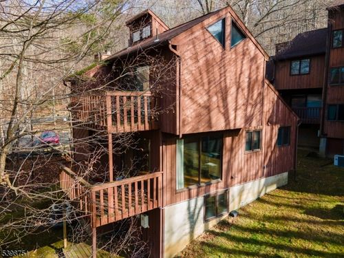 unit-7-17 Village Way, Vernon, NJ, 07462-3180 | Card Image