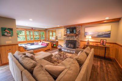 124 Fannie Hill Road, House other with 6 bedrooms, 3 bathrooms and null parking in Wilmington VT | Image 3