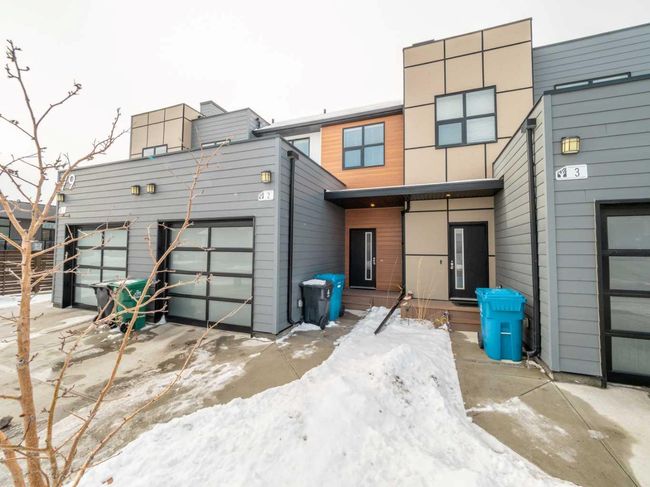 2 - 79 Aquitania Circle W, Home with 3 bedrooms, 2 bathrooms and 2 parking in Lethbridge AB | Image 2