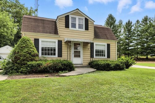 615 Roosevelt Drive, West Bend, WI, 53090 | Card Image