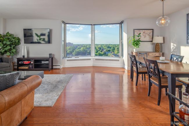 APT-1403 - 8200 E Jefferson Ave, Condo with 2 bedrooms, 2 bathrooms and null parking in Detroit MI | Image 4