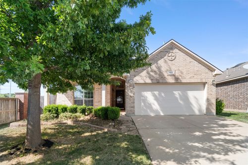 5532 Grayson Ridge Dr, Fort Worth, TX, 76179-7113 | Card Image