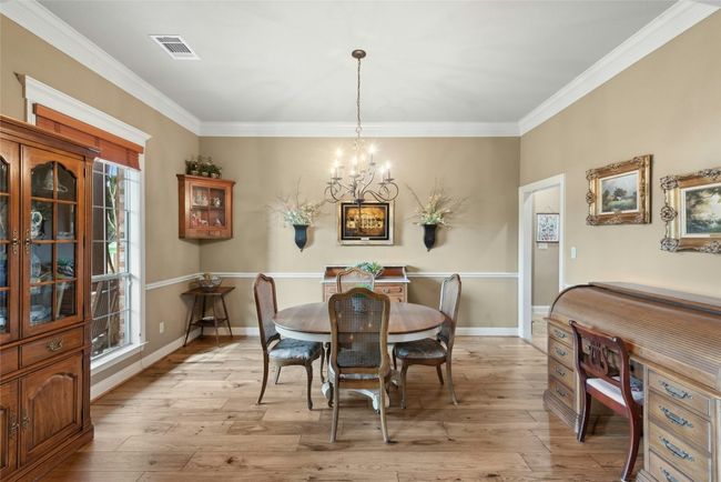 Formal Dining Room | Image 14