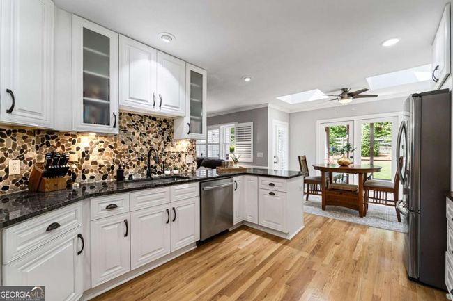 11155 Highfield Chase Dr, House other with 5 bedrooms, 3 bathrooms and 2 parking in Johns Creek GA | Image 13