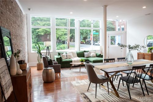 2330 S 9th St, Saint Louis, MO, 63104-4238 | Card Image