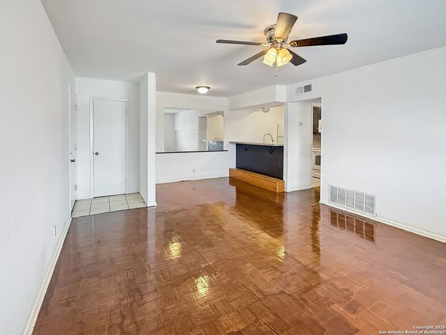 APT-8 - 223 W Silver Sands Dr, Condo with 2 bedrooms, 1 bathrooms and null parking in San Antonio TX | Image 4