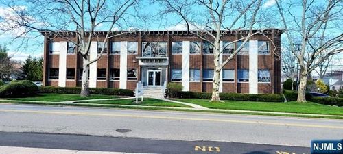 661 E Palisade Ave, Englewood Cliffs, NJ, 07632-1800 | Card Image