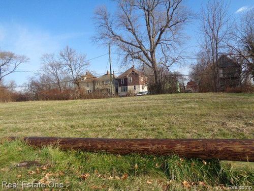 2926 Sheridan St, Detroit, MI, 48214-1725 | Card Image